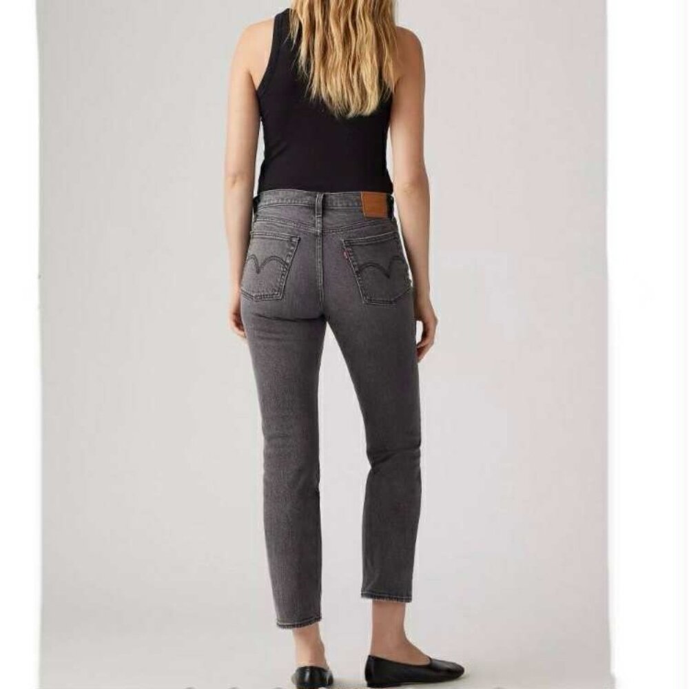 LEVI'S Wedgie Straight Jeans (Size: 24x28) NWT